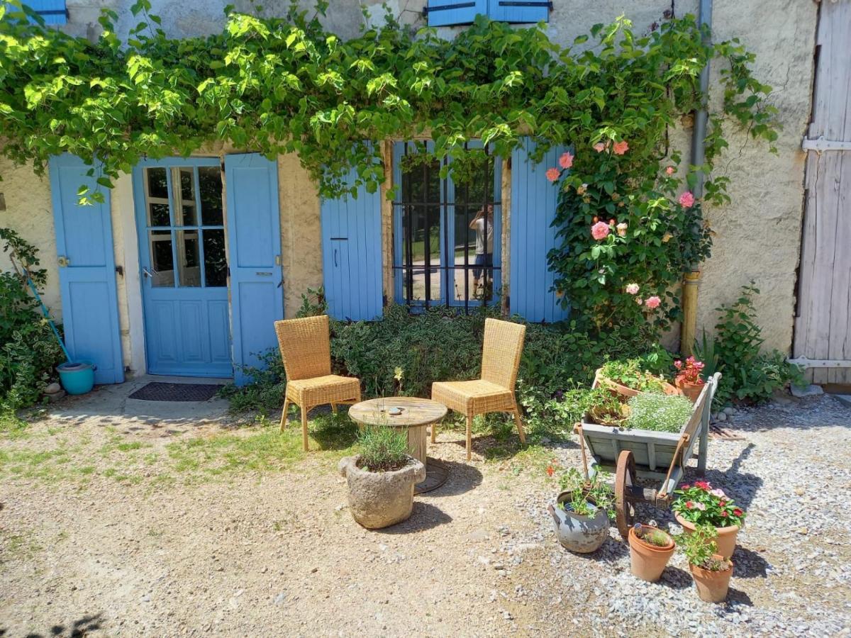 Gite La Poule Bleue Charavines Exterior foto